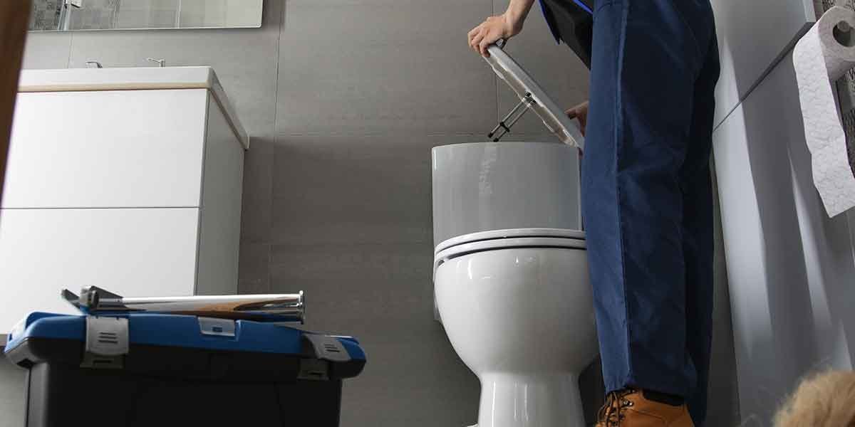 what-to-do-if-my-toilet-overflows.jpg
